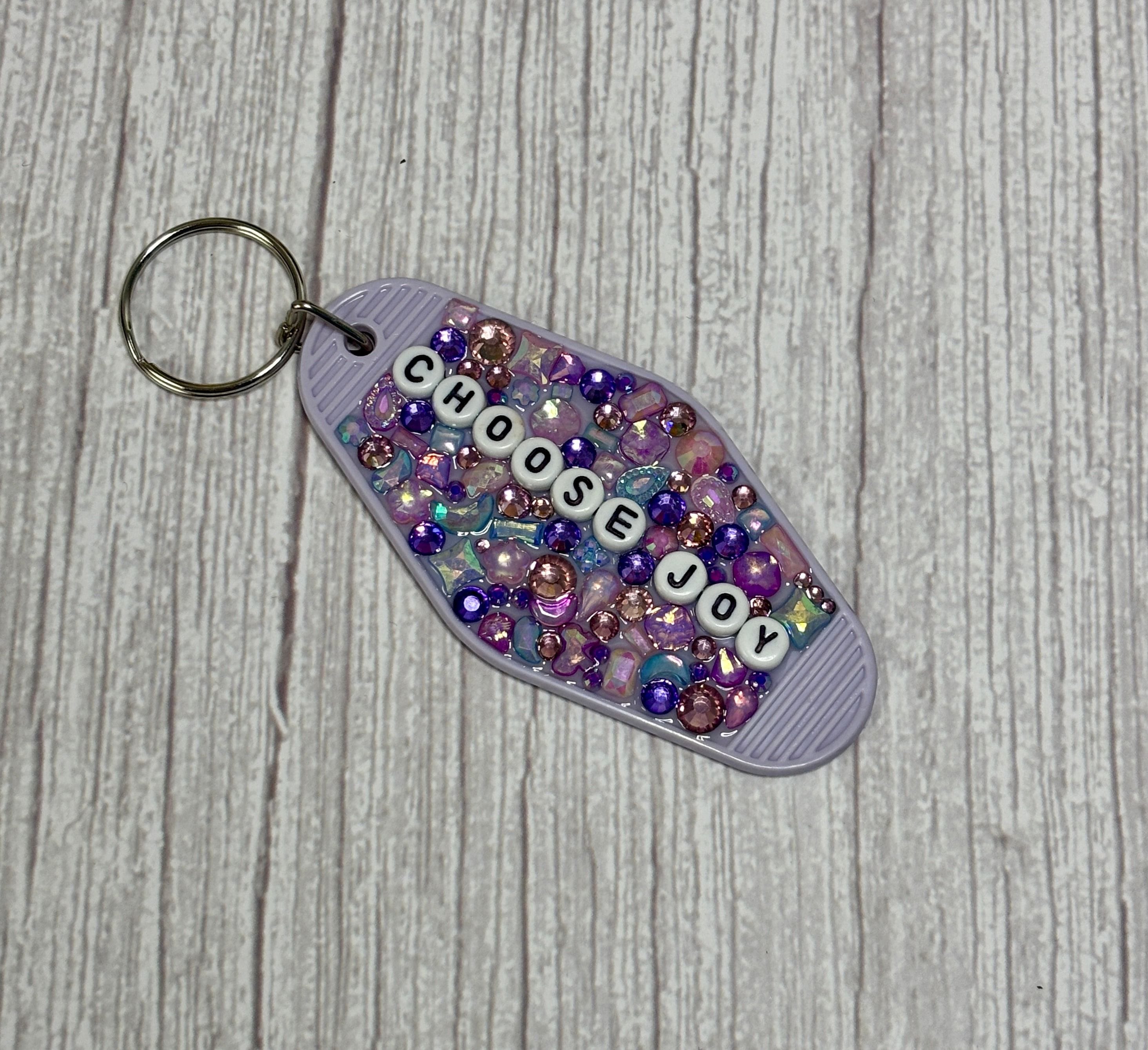 Motel keychain Choose Joy Image