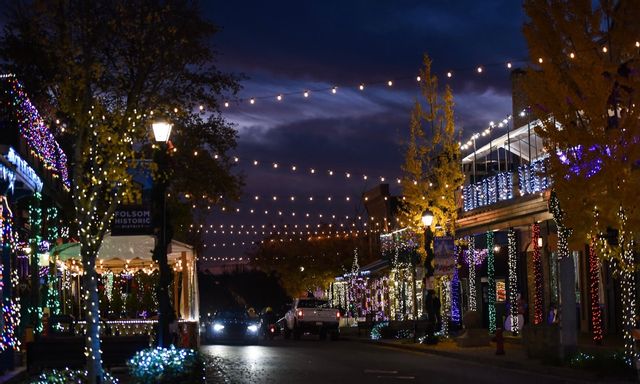 Historic Folsom Christmas Light Promenade