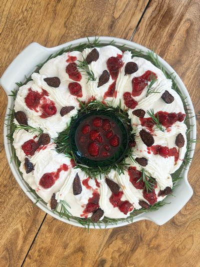 Pavlova Holiday Wreath