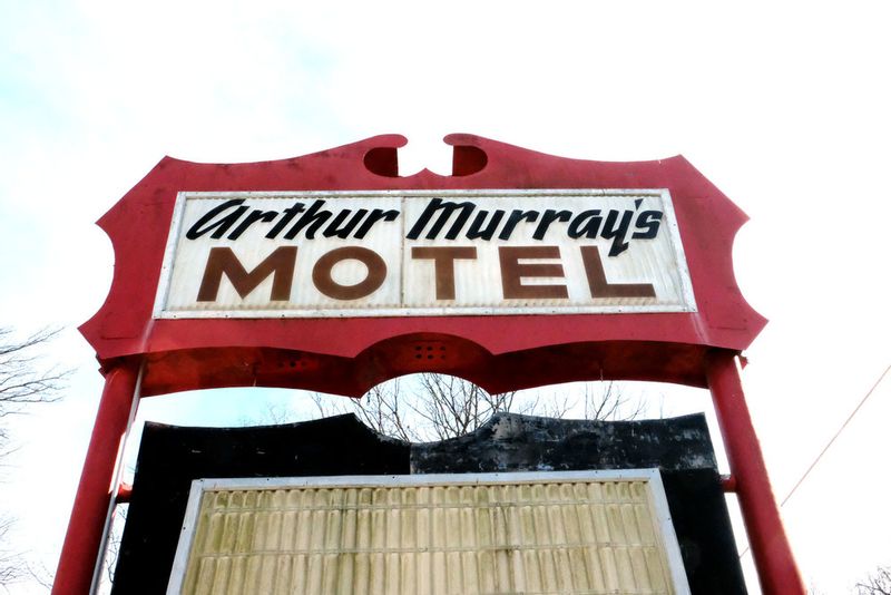 Author Murray Motel