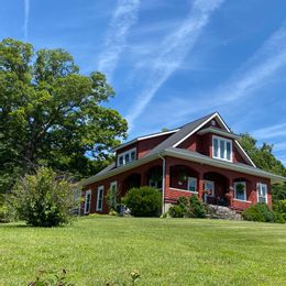 KATHY'S BROADWAY B&B, LLC