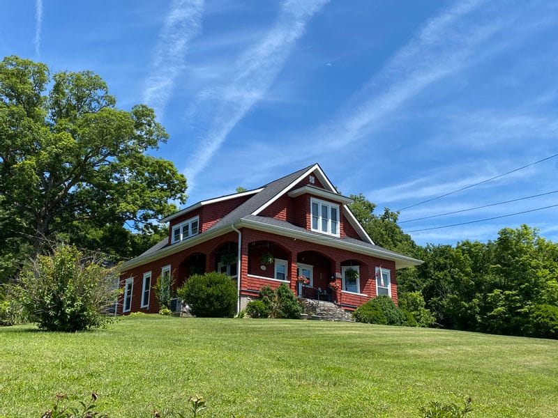 KATHY'S BROADWAY B&B, LLC