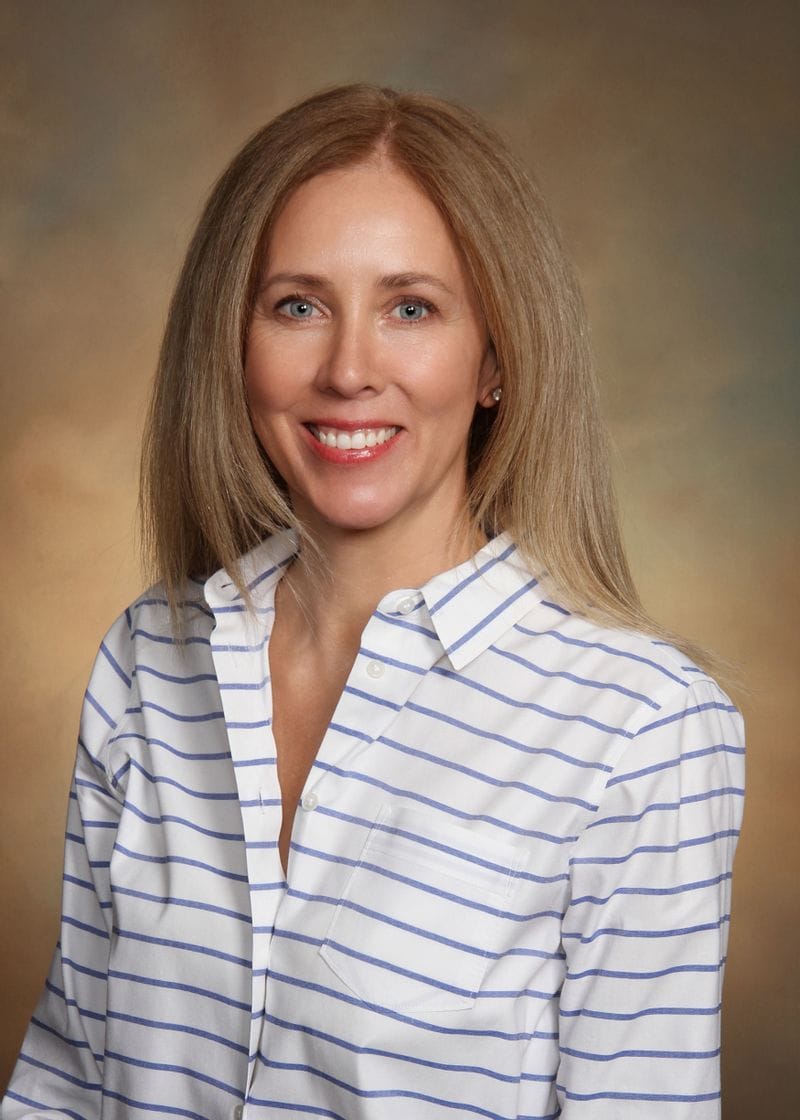 headshot photo of Jessica