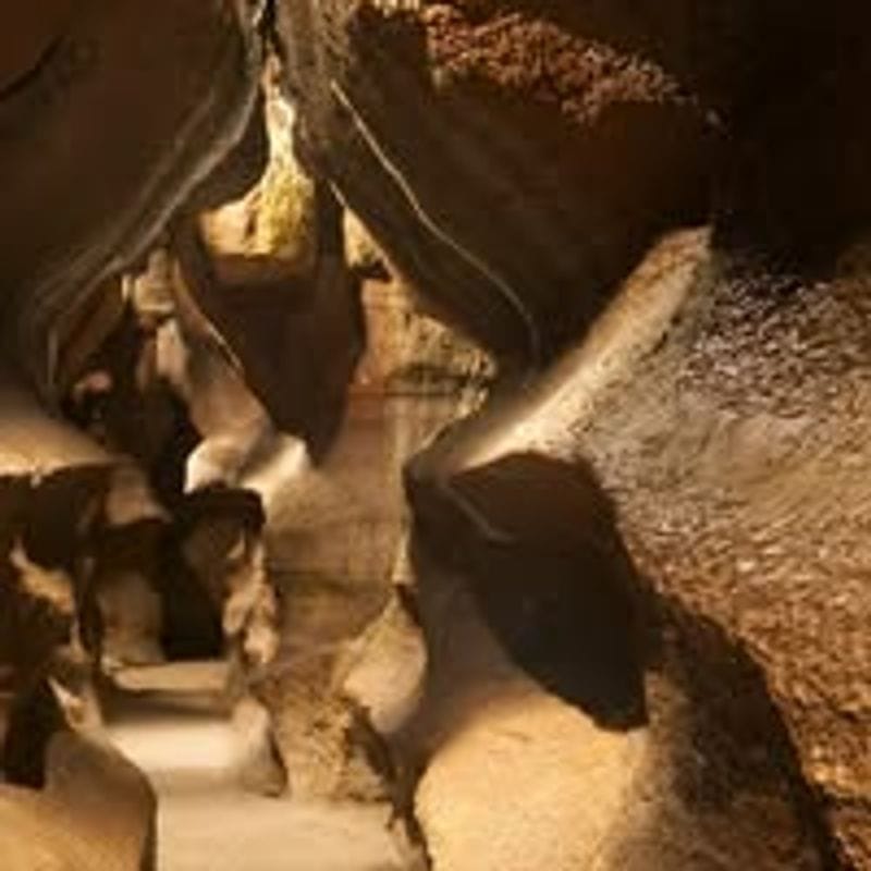 Niagara Cave + Mini Golf