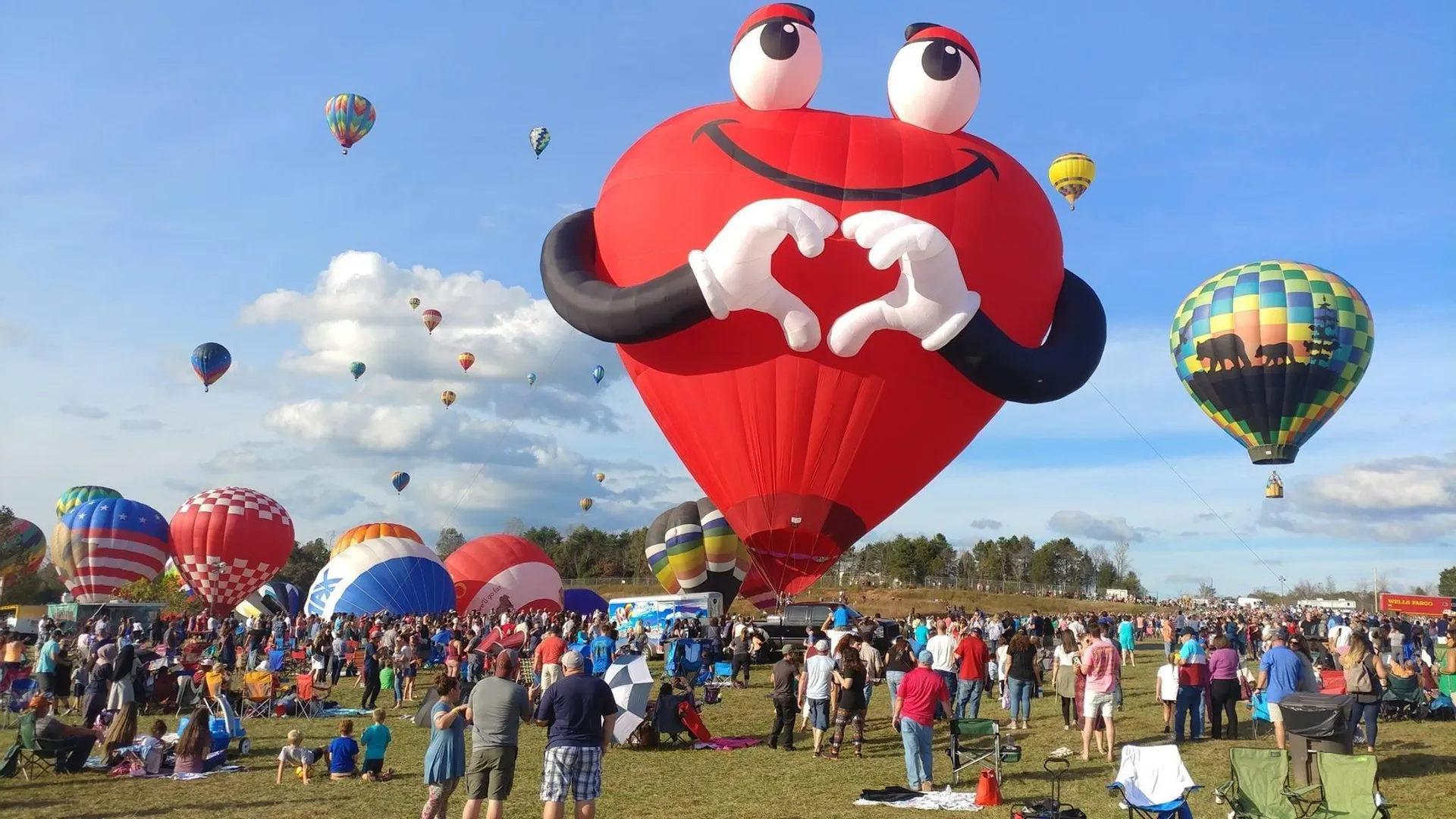 Hot air balloon on sale rides north east