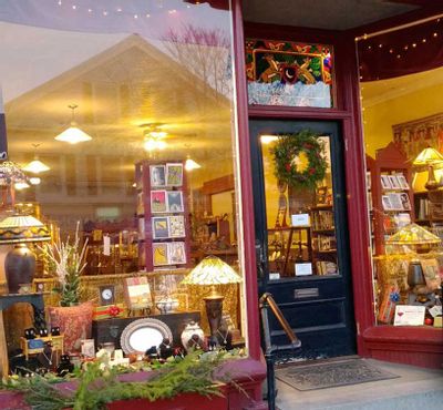 Store with Christmas decorations
