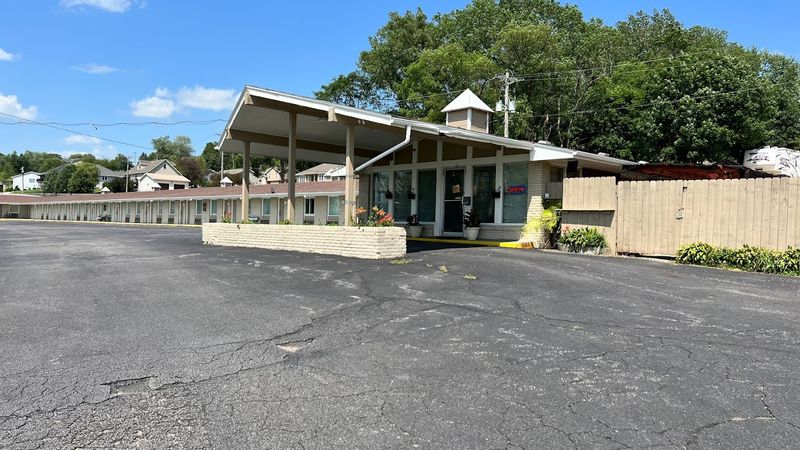 CAPRIL MOTEL
