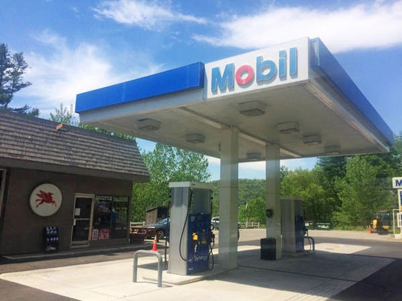 Davenport's gas station pumps