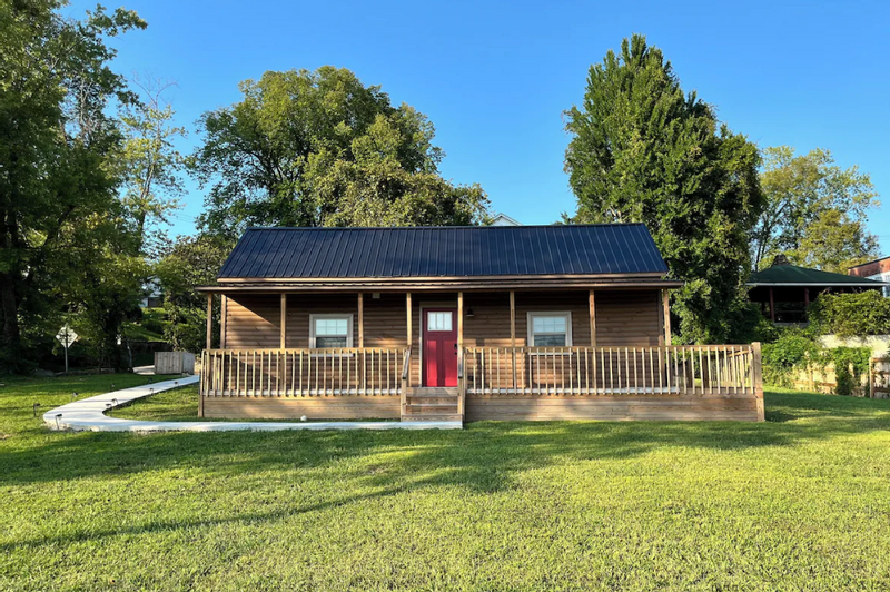 Lillie’s Pad Cabin