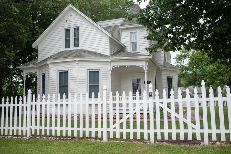 Bywater 1880s Victorian