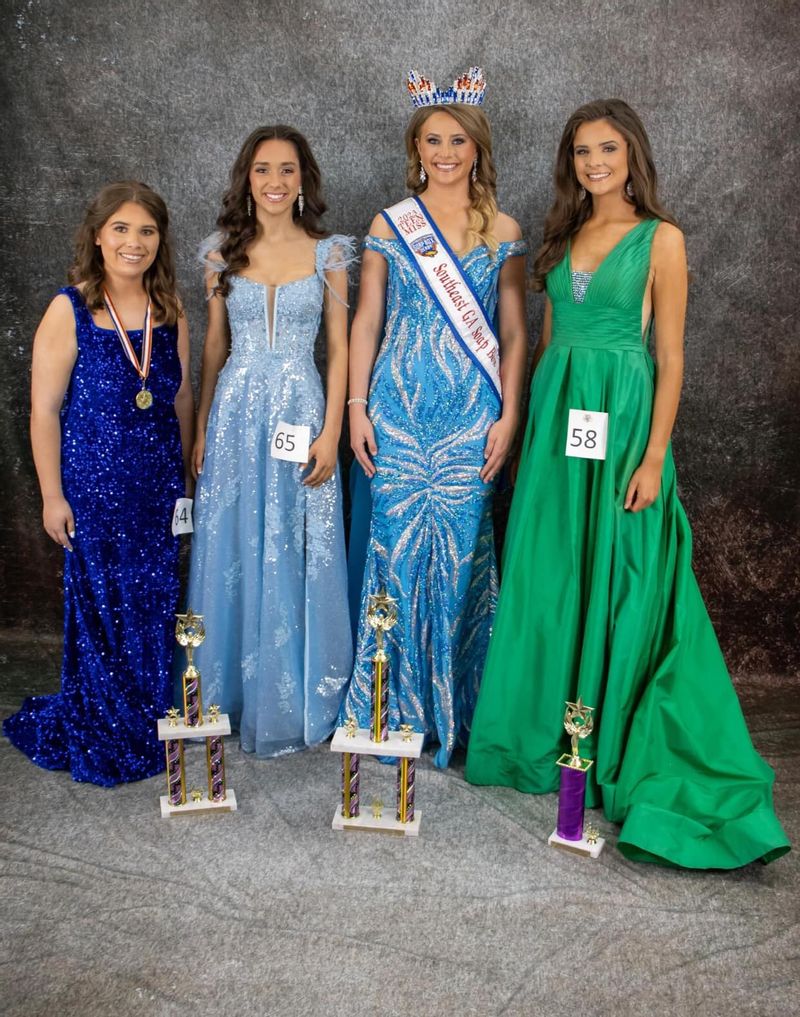 Alyssa Head People's Choice, Kenzie Hinson 1st runner-up, Interview & Photogenic, Melea Pittman Teen Miss Southeast Georgia Soap Box Derby, Madison Page 2nd runner-up