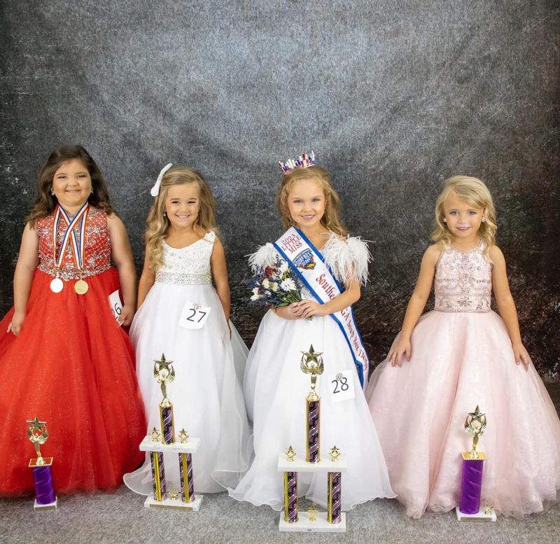 Angelia Rodrigues 3rd runner-up, Photogenic & People's Choice, Lanie Branch 1st runner-up, Laralee Bevill Marsh Little Miss Southeast Georgia Soap Box Derby, Allie Braddock 2nd runner-up 