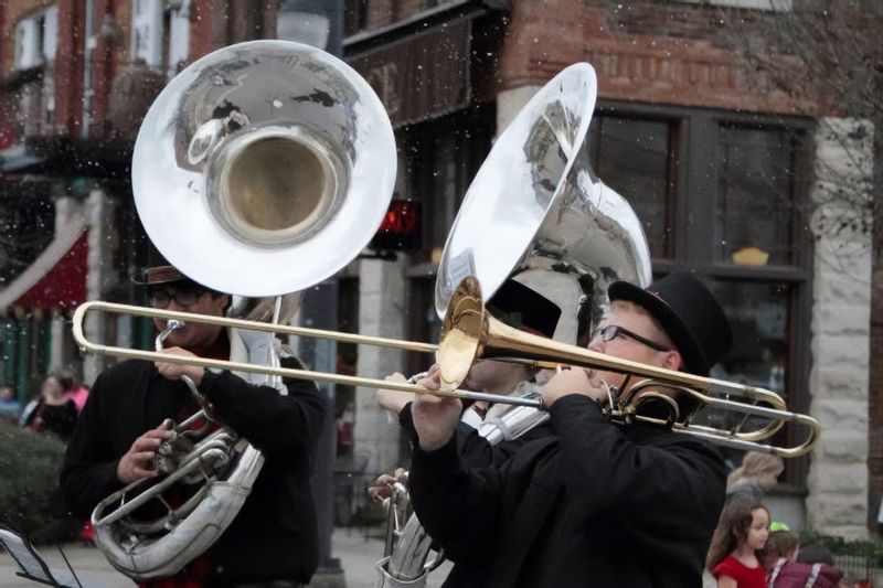 Bass players in band