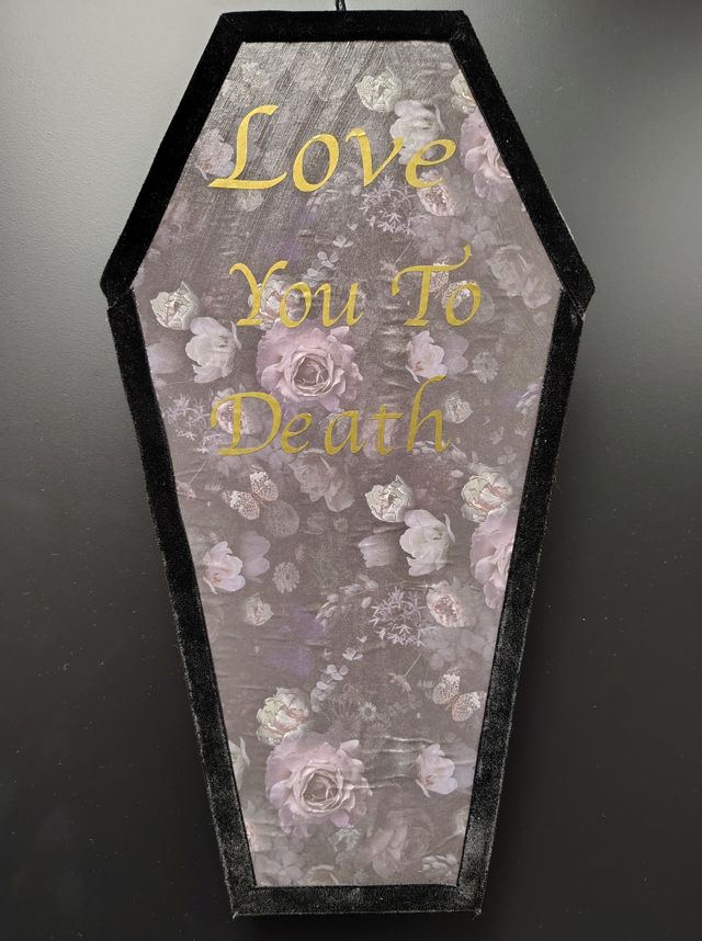 Creepy Crafts To Go: Til Death Wall Hanging