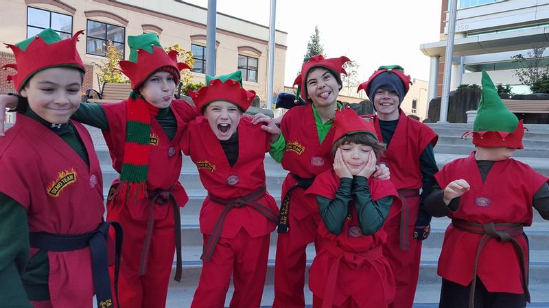 Hillsboro Holly Days Previous Years Elves