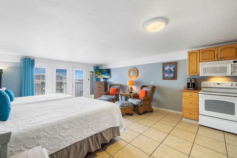 Stay-Seas Hideaway at Cedar Key Condos