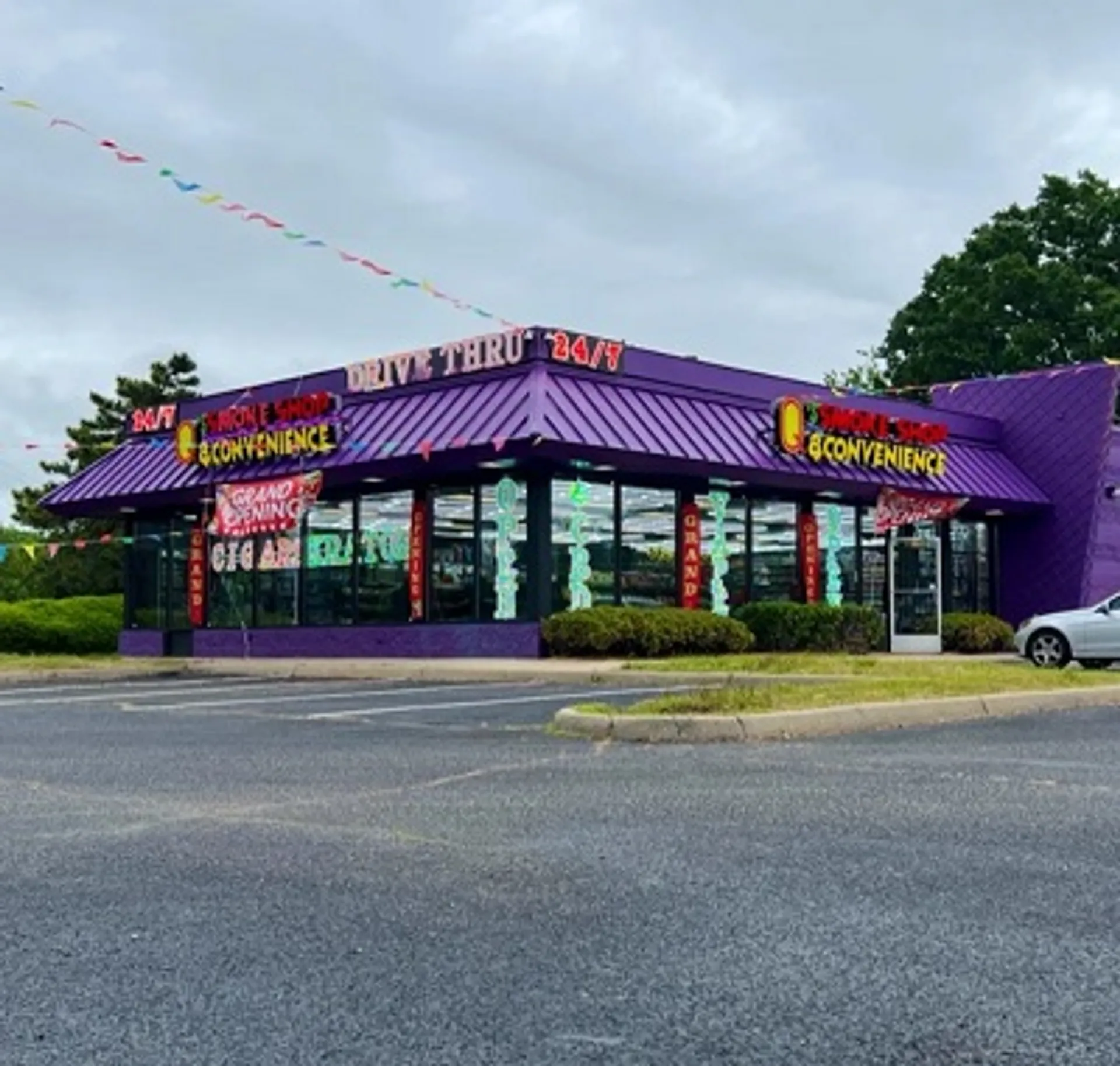Q24/7 Smoke Shop & Convenience