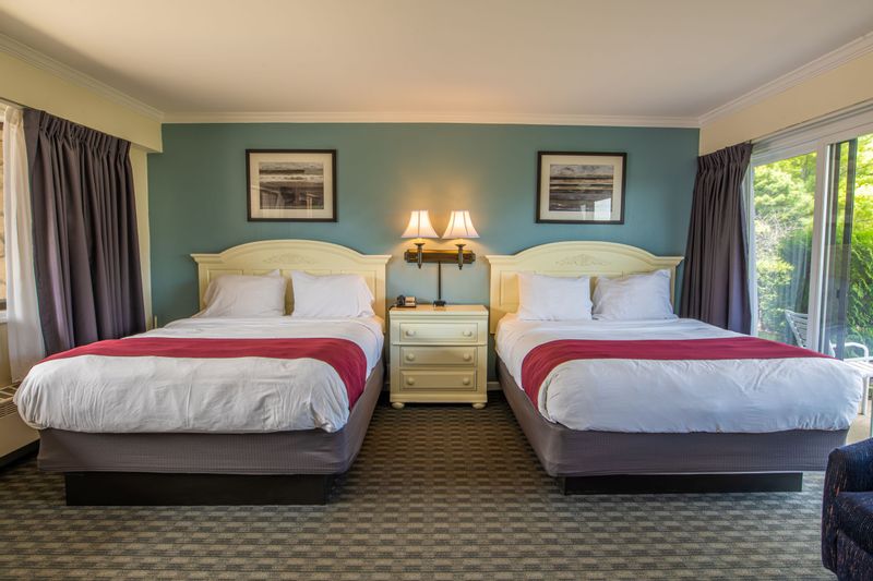 Weathervane Terrace Inn and Suites