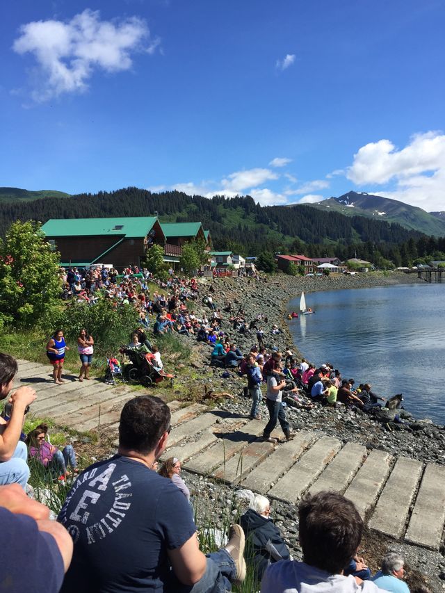 4th of July Water Crowd - photo credit Jenny Chissus