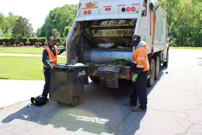 Twice-weekly trash to continue, bulk service now monthly in Smithville