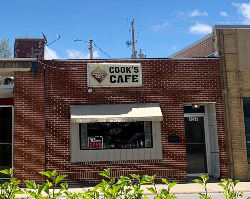 Cook's Café