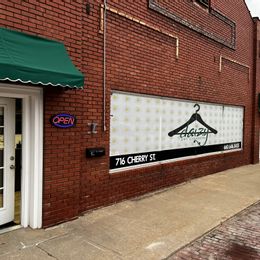 Daizy Dry Cleaners LLC