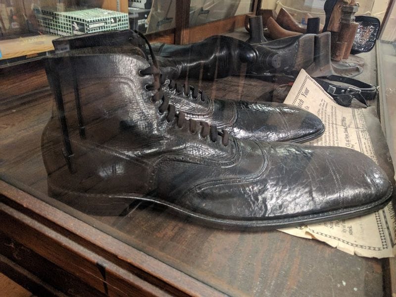Nu-Way Shoe Shop