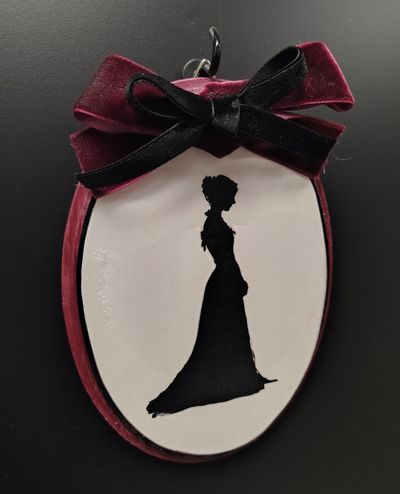 Creepy Crafts To Go: Gothic Silhouette