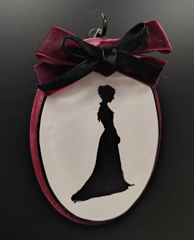 Creepy Crafts To Go: Gothic Silhouette